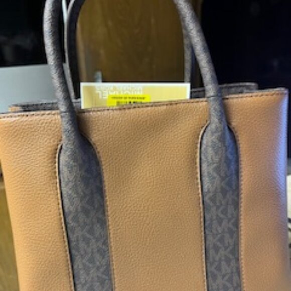 MIchael Kors handbag - Picture 2 of 7